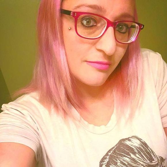 Meet your Posher, Angela - Picture 1 of 1